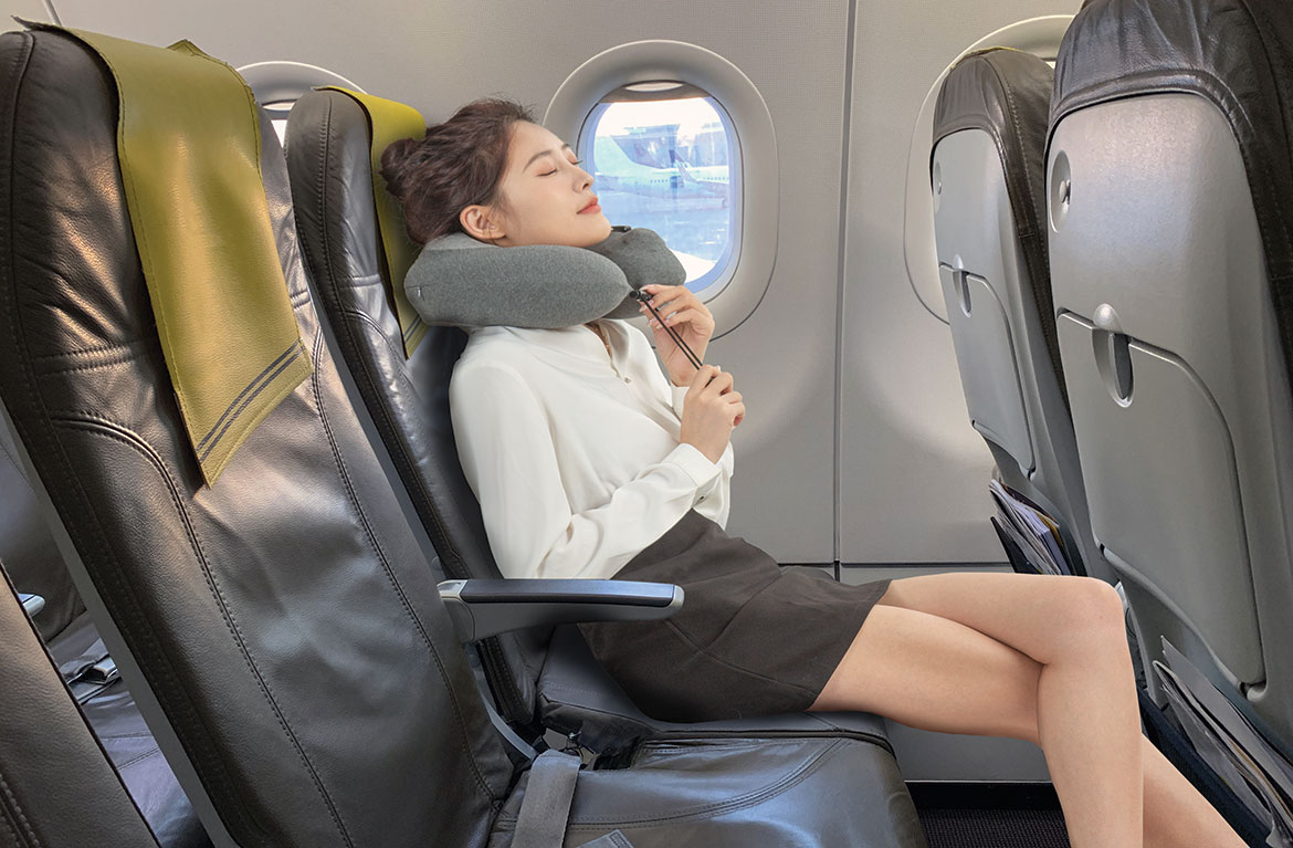 Inflatable Travel Pillow - TR-121 - Inflatable Neck Pillow with Memory Foam – Roll-up Pillow - EverRest Live Better